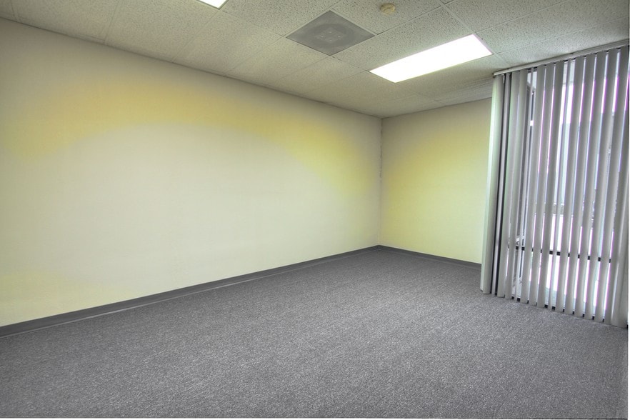 More Photos Of 1210 E Lexington Ave, Pomona Warehouse For Lease