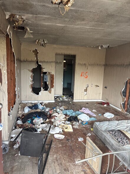 More Photos Of 820-830 Merton Rd, Detroit Apartments For Sale