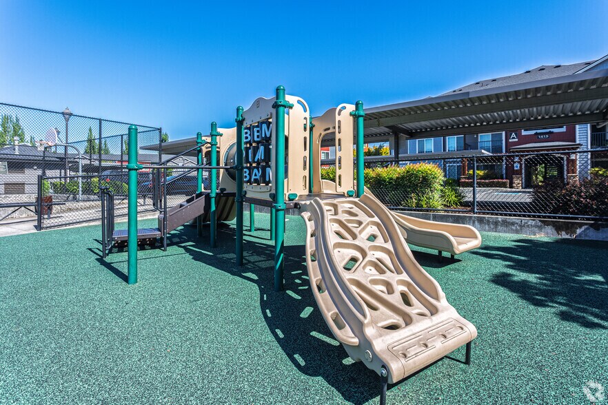 More Photos Of 1430 Wilmington Dr, Dupont Apartments For Lease