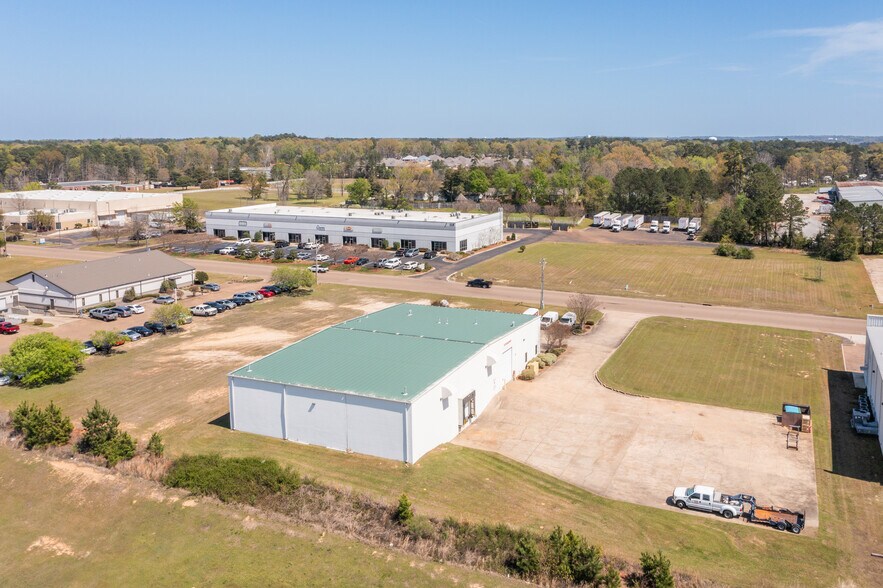 More Photos Of 107 Metroplex Blvd, Jackson Distribution For Lease