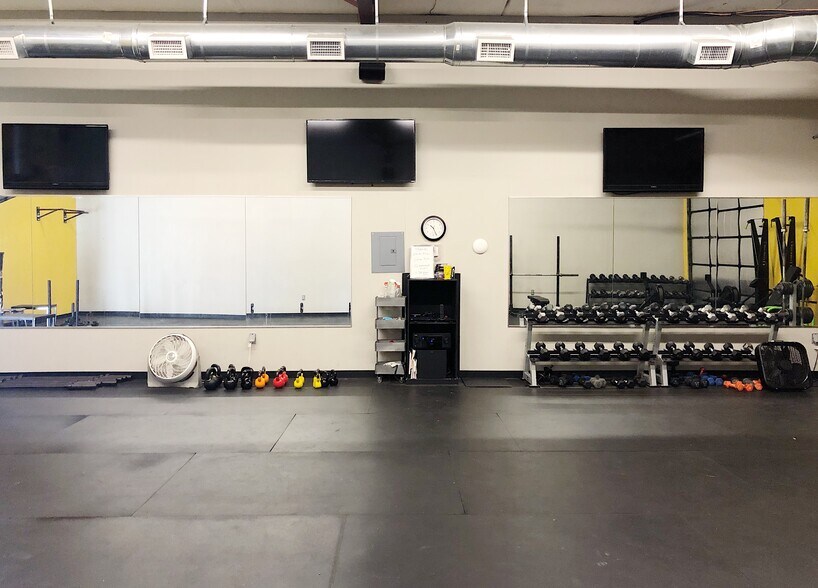 More Photos Of 815-817 Lake Air Dr, Waco Office For Lease