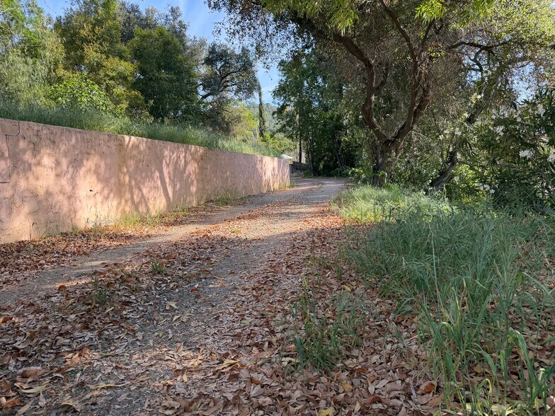 More Photos Of 265 Encino, Oak View Land For Sale
