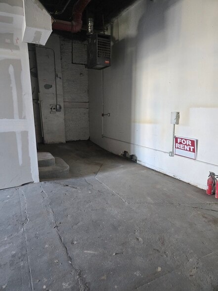 More Photos Of 51 Van Brunt St, Brooklyn Warehouse For Lease