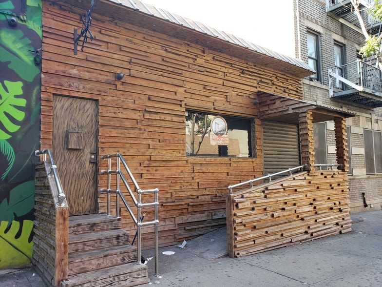 More Photos Of 291 Hooper St, Brooklyn Bar For Lease
