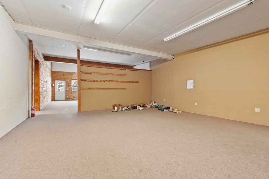 More Photos Of 162 Baldwinville Rd, Templeton Industrial For Sale