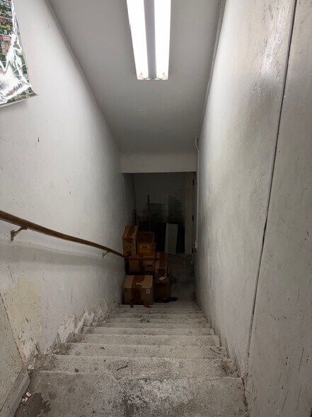 More Photos Of 155 Main St, Farmingdale General Retail For Lease