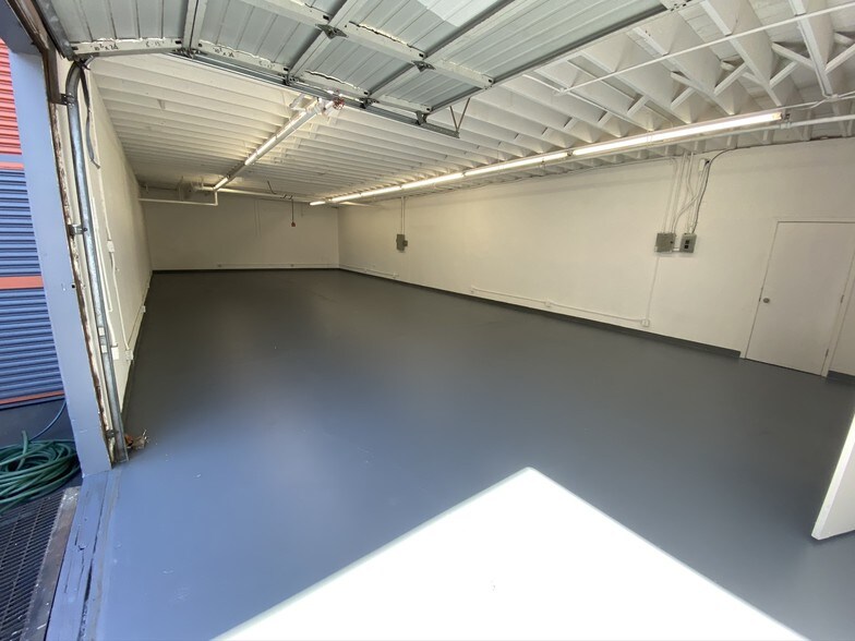 More Photos Of 936-938 S Amphlett Blvd, San Mateo Warehouse For Lease
