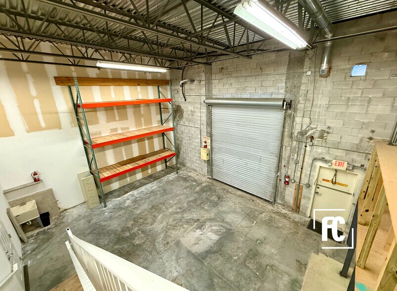 More Photos Of 4287-4303 SW High Meadows Ave, Palm City Light Manufacturing For Sale