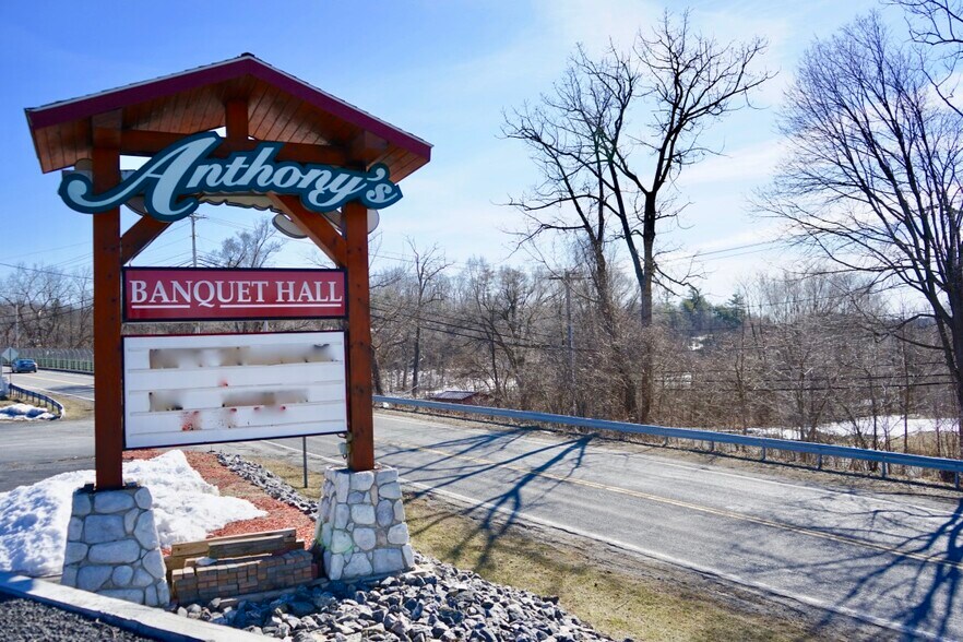 More Photos Of 746 Route 23B, Catskill Restaurant For Sale