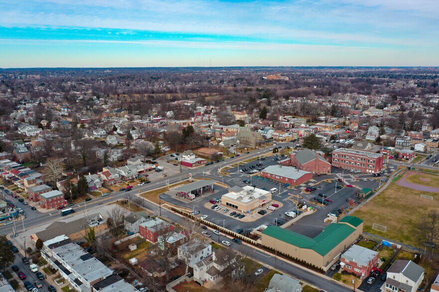More Photos Of 910 MacDade Blvd, Collingdale Convenience Store For Sale