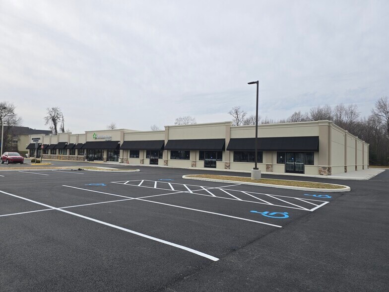 More Photos Of 701 N DuPont Blvd, Milford Storefront For Lease