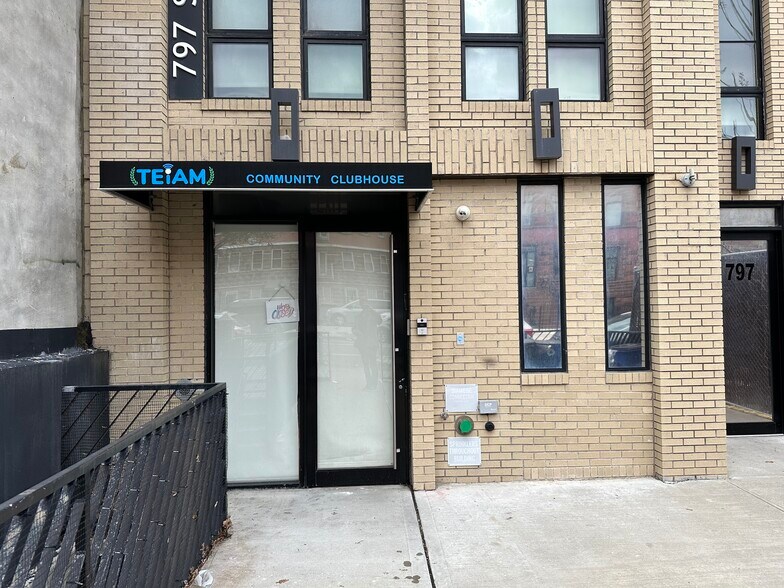 Primary Photo Of 797 Sterling Pl, Brooklyn Apartments For Lease