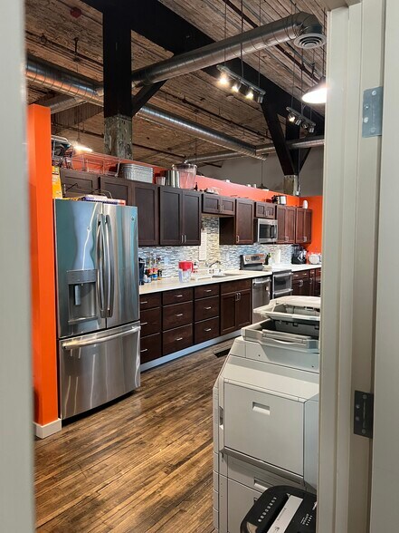 More Photos Of 304 W Pacific Ave, Spokane General Retail For Lease