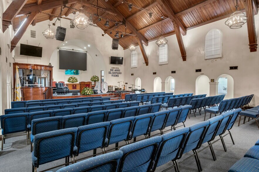 More Photos Of 1100 S Lorena St, Los Angeles Religious Facility For Sale