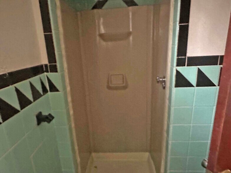 More Photos Of 982 W Center St, Sheppton Bar For Sale