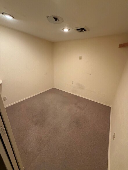 More Photos Of 5401 E 71st St, Tulsa Office For Lease