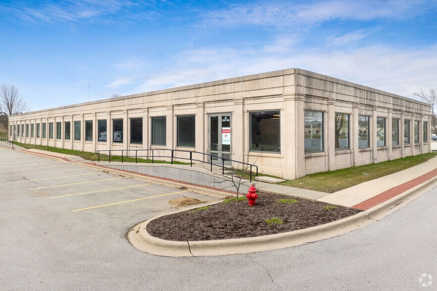 Primary Photo Of 850-868 Technology Way, Libertyville Office For Lease