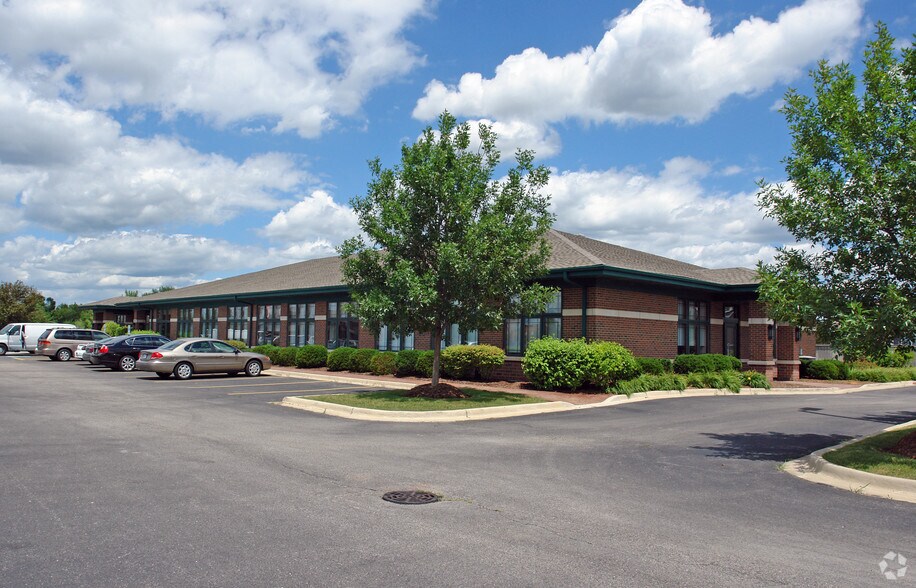 Primary Photo Of 2401 Harnish Dr, Algonquin Unknown For Lease