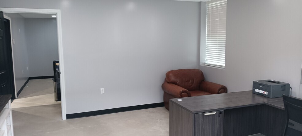 More Photos Of 1339 4th Ave, New Kensington Light Distribution For Sale