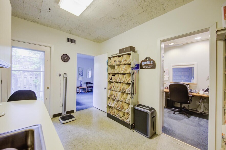 More Photos Of 39 E Chestnut Hill Ave, Philadelphia Medical For Sale