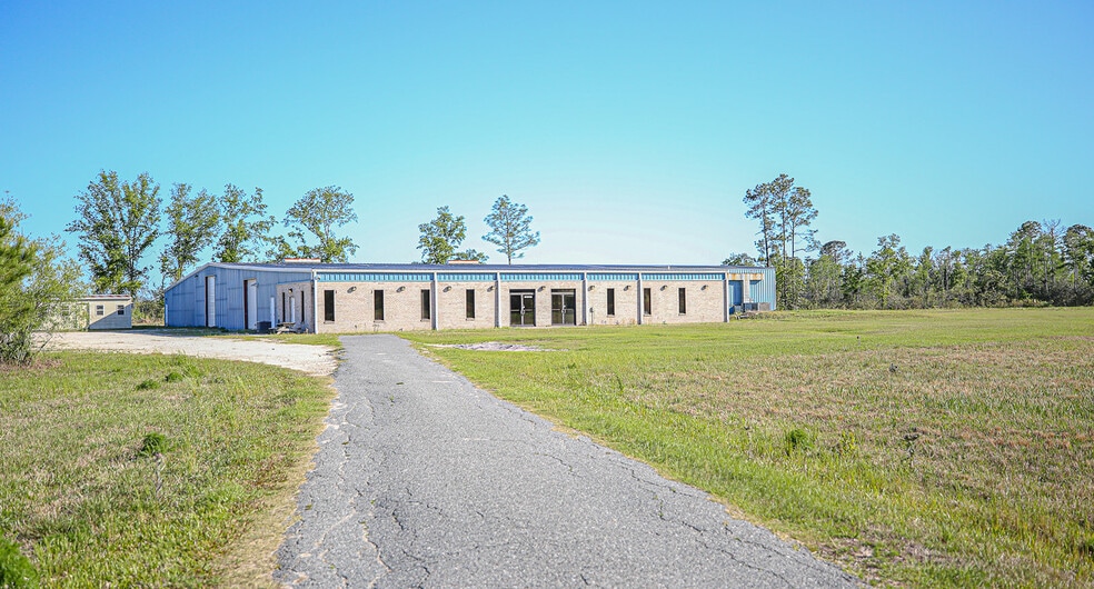 Primary Photo Of 4425 W US 98, Perry Manufacturing For Sale