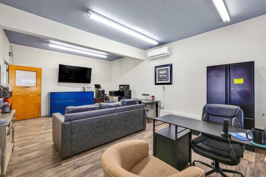 More Photos Of 2476 Stirrup Rd, Borrego Springs General Retail For Sale