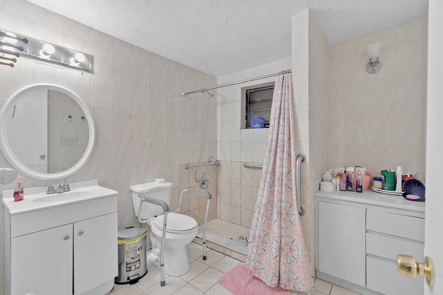 More Photos Of 73 E 47th St, Hialeah Assisted Living For Sale