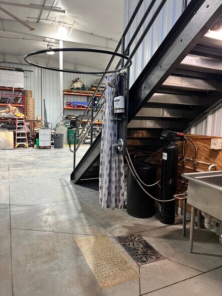 More Photos Of 1408 Pierce St, Norfolk Warehouse For Sale
