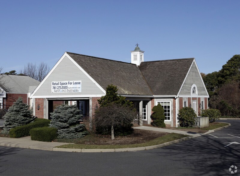 More Photos Of 9 West Rd, Orleans Unknown For Lease