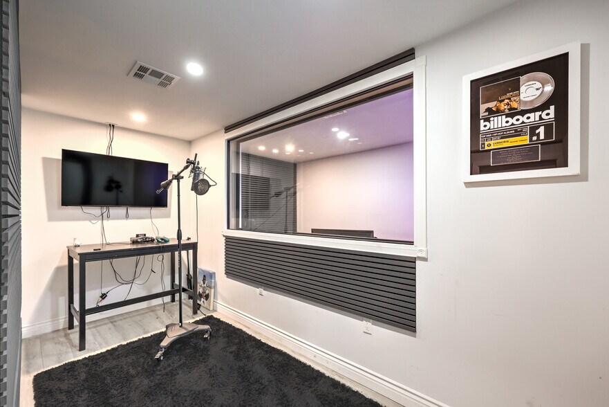 More Photos Of 621 S 10th St, Las Vegas Loft Creative Space For Sale