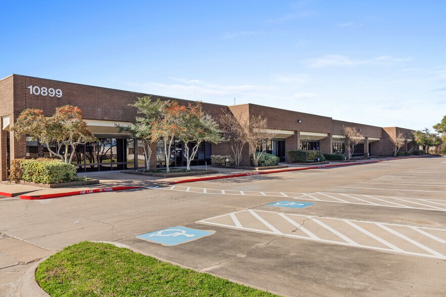 More Photos Of 10899 Kinghurst Dr, Houston Warehouse For Lease
