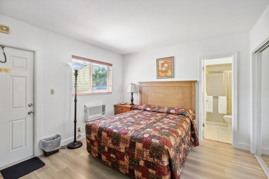 More Photos Of 1201 S Federal Hwy, Hollywood Hotel For Sale
