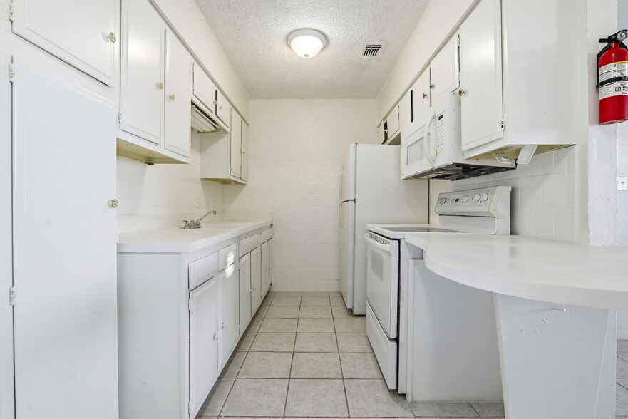 More Photos Of 7774 Skolout St, San Antonio Apartments For Sale