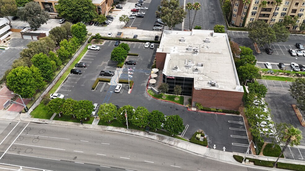 More Photos Of 1601 E Orangewood Ave, Anaheim Office For Lease