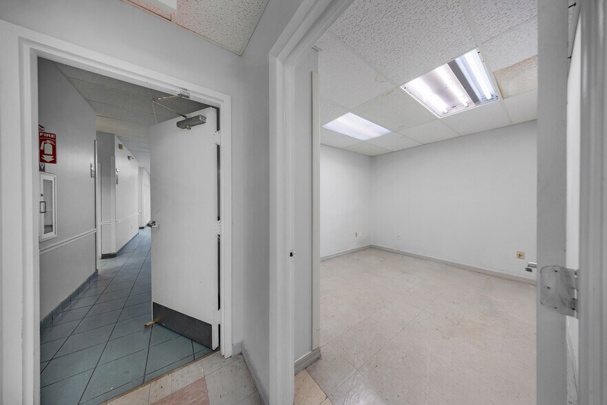 More Photos Of 2901 NW 17th Ave, Miami Office For Sale
