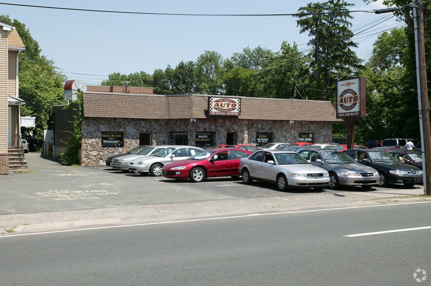 More Photos Of 438-440 Main St, East Hartford Auto Repair For Sale