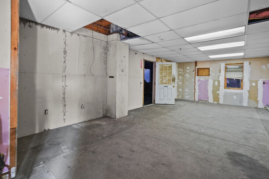 More Photos Of 431 Harris Ave, Providence Warehouse For Sale