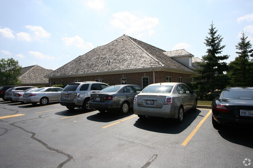 More Photos Of 732 Florsheim Dr, Libertyville Medical For Sale