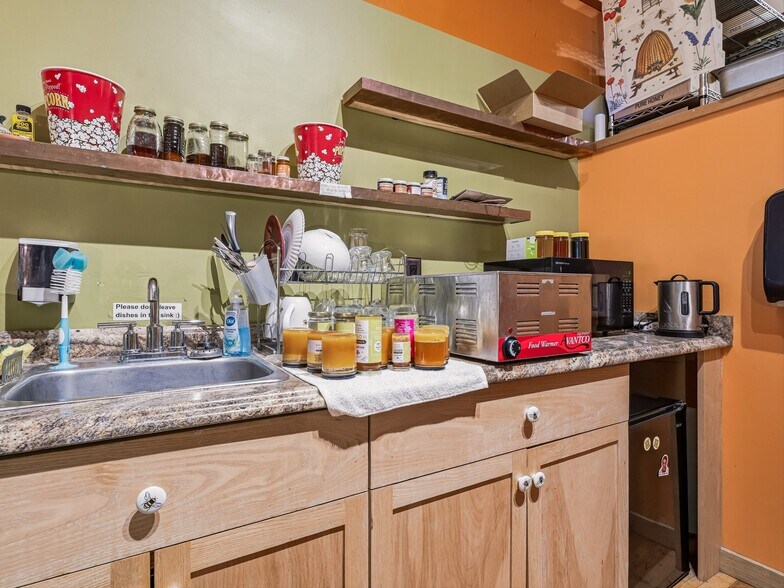 More Photos Of 32 Broadway St, Asheville Storefront Retail Residential For Sale