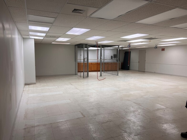 More Photos Of 1112-1128 Broadway St, Quincy Flex For Lease
