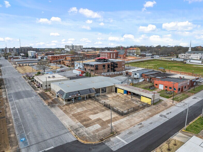 Primary Photo Of 333 E College St, Florence General Retail For Sale