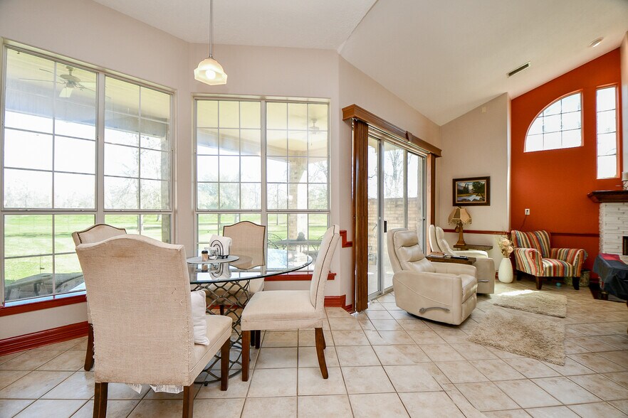 More Photos Of 540 Chisolm Trl, Wallis Manufactured Housing Mobile Home Park For Sale