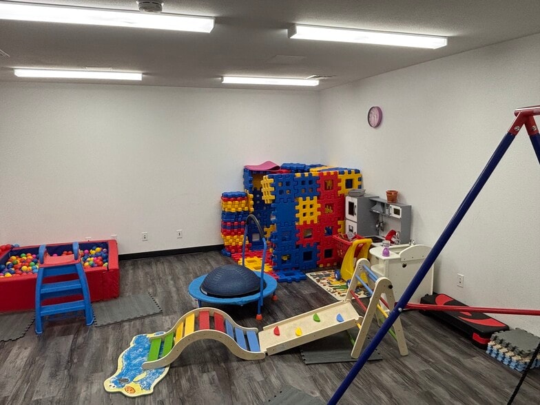 More Photos Of 1306 E Calvada Blvd, Pahrump Office Residential For Sale