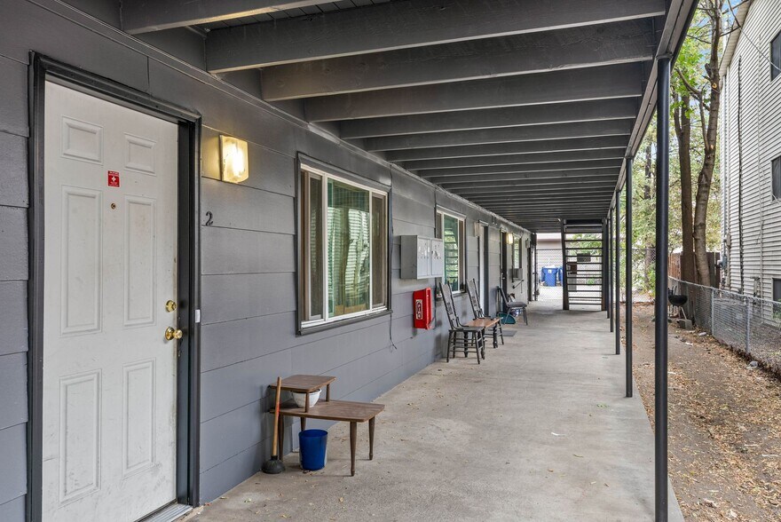 More Photos Of 943 E Augusta Ave, Spokane Apartments For Sale