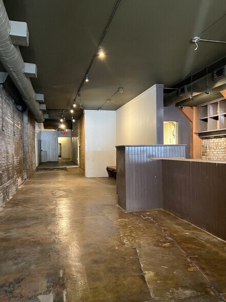 More Photos Of 229 King St, Charleston General Retail For Sale