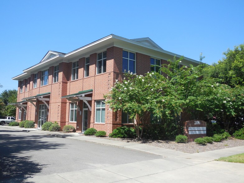 More Photos Of 3806 Peachtree Ave, Wilmington Medical For Lease