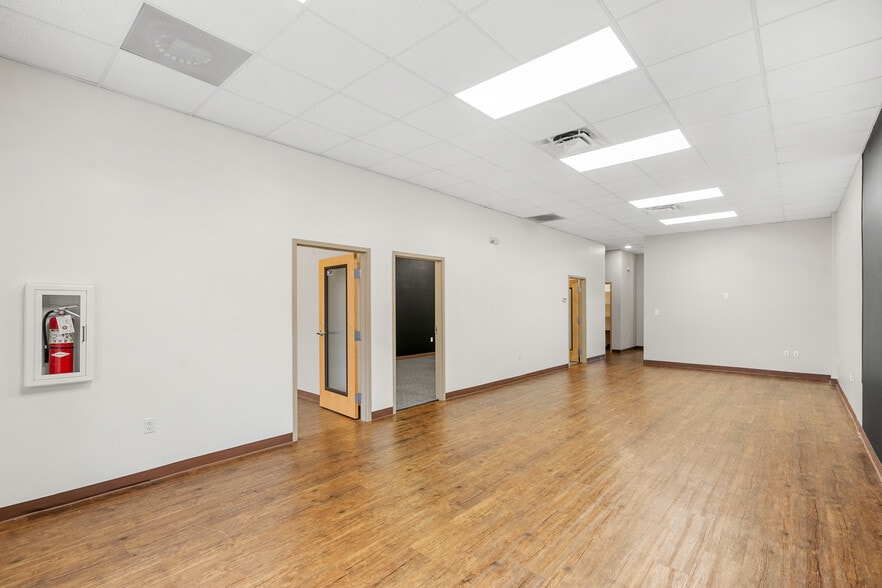 More Photos Of 1508-1510 S Harbor City Blvd, Melbourne Storefront For Lease