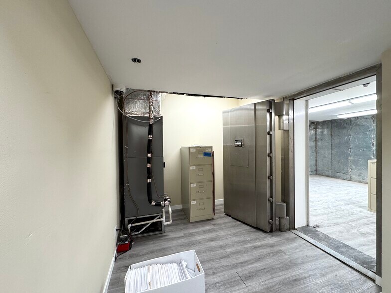 More Photos Of 815-821 Webster St, Oakland Storefront Retail Office For Lease