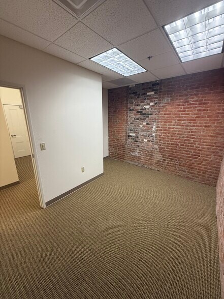 More Photos Of 601-605 Main St, Woodland Office For Lease