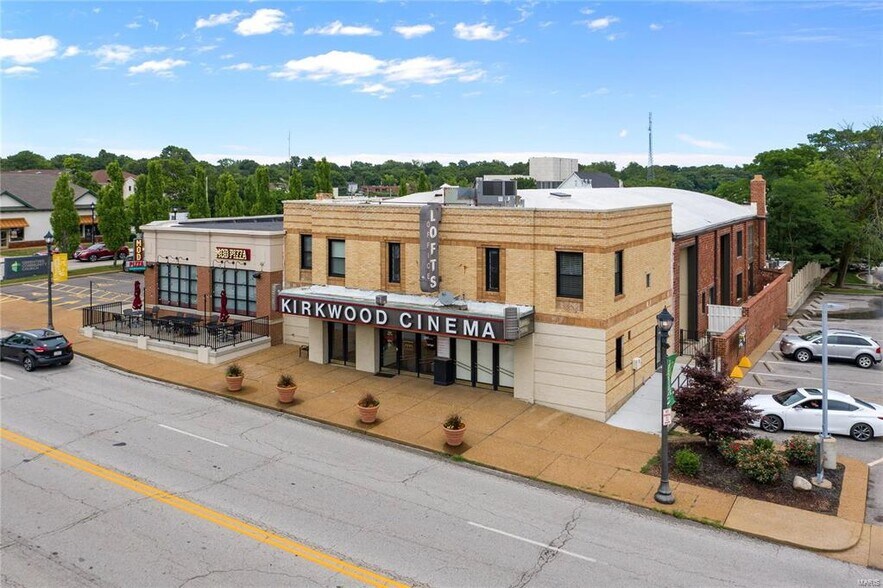 More Photos Of 338 S Kirkwood Rd, Saint Louis Freestanding For Lease